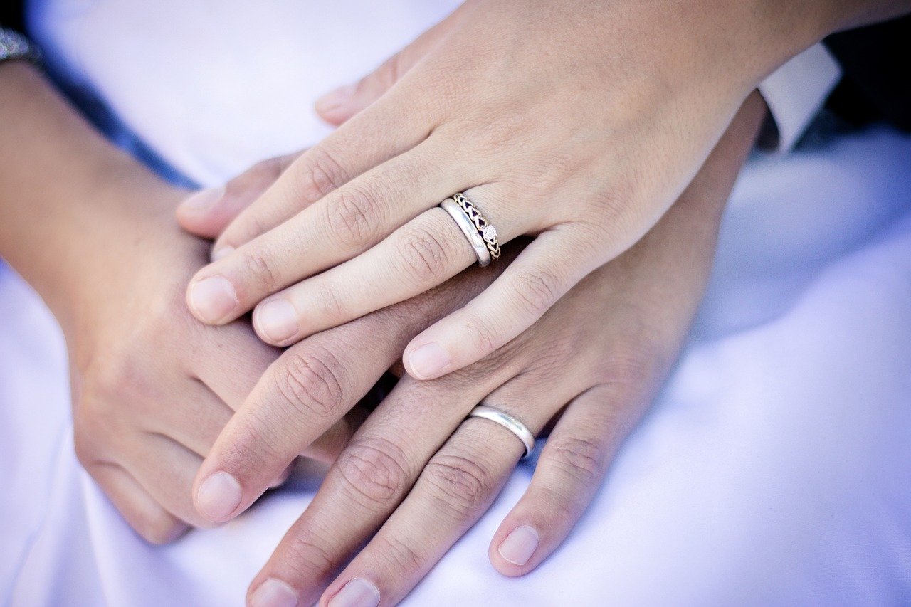 rings, hands, wedding-2319465.jpg